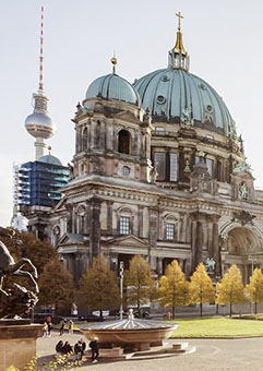 Stephen B.H. Kent at the “Advances in Structural Analysis of Biomolecules” Symposium Berlin