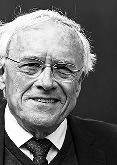 Klaus Muellen: Getting the Chemistry Right (download portrait picture)